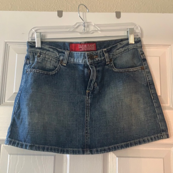 Guess Denim Skirt length about 12.5 inches - Picture 2 of 10